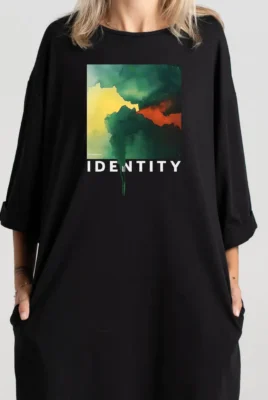 Trumpa suknelė „Identity” Drabužiai su spauda - 2 Trumpa suknelė „Identity” Drabužiai su spauda - 2