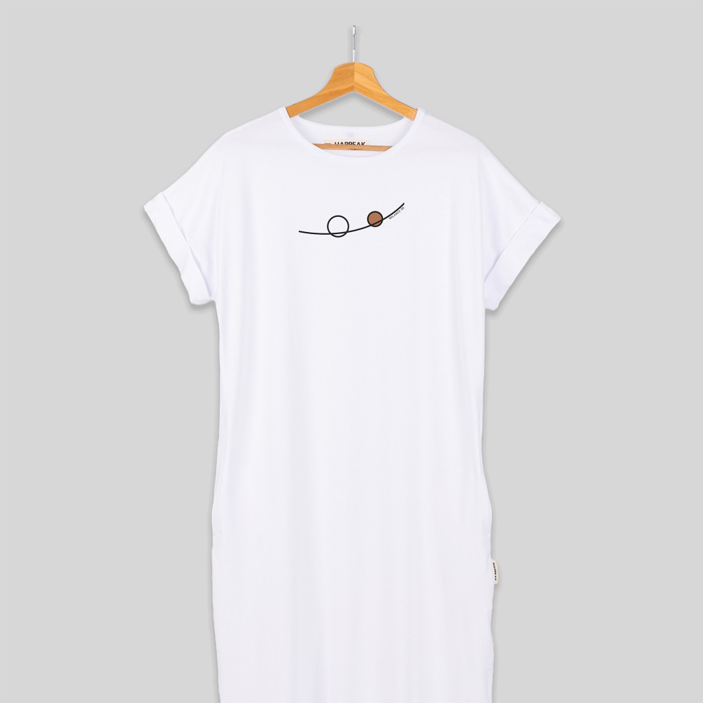 Balance 08 – Long Tee Dress Drabužiai su spauda - 1 Balance 08 – Long Tee Dress Drabužiai su spauda - 1